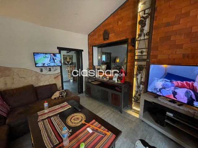 Casa en el centro de la ciudad de aregua — foto 1
