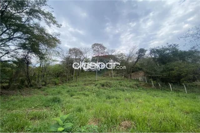 Terreno - Venta - Paraguay Cordillera San Bernardino Amplio Terreno céntrico sobre Avenida — foto 2