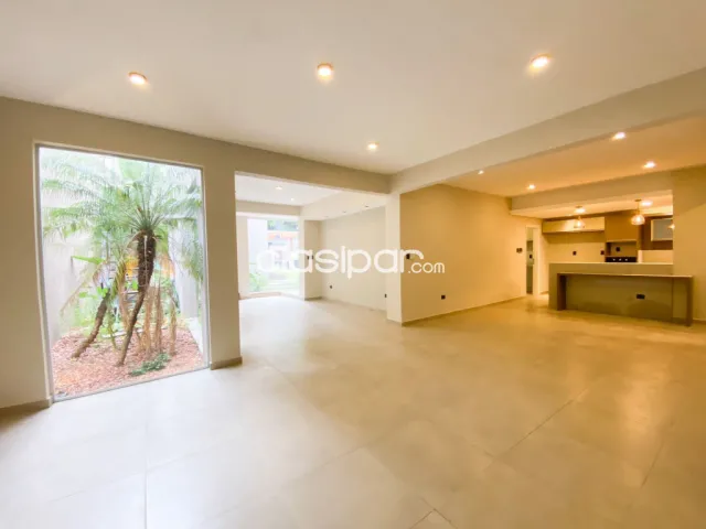Mburucuya de lujo: Vendo/alquilo, lujosa residencia, 3 dormit, jardín, piscina, 2.000 usd — foto 3