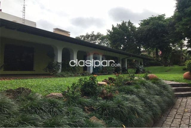 Residencia Exclusiva en Barrio Jara