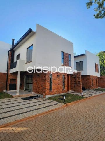 Duplex en condominio en Luque zona loma merlo cod 1314