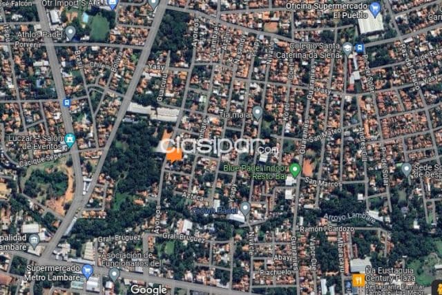 Amplio terreno en lambare