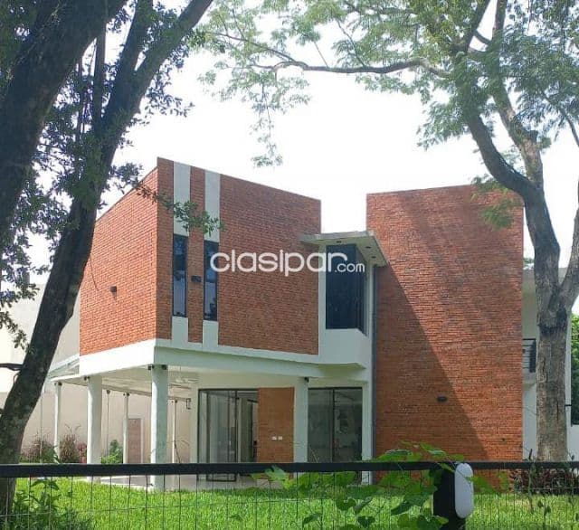 VENDO!!. Casa a estrenar. Sadi 2. Amob. y Equip. Con 4 dorm — foto 1
