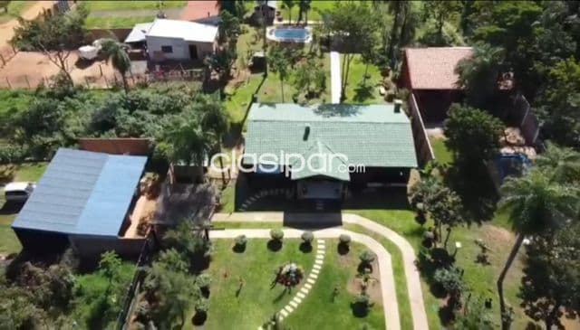 En venta hermosa y amplia casa quinta de 1.920 m2. Con piscina, en mora cue, Luque!!!
