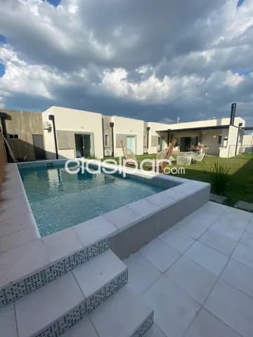 Sanber: Puerta del lago: Casa amoblada en planta baja, jardín, piscina, 145.000 usd — foto 3