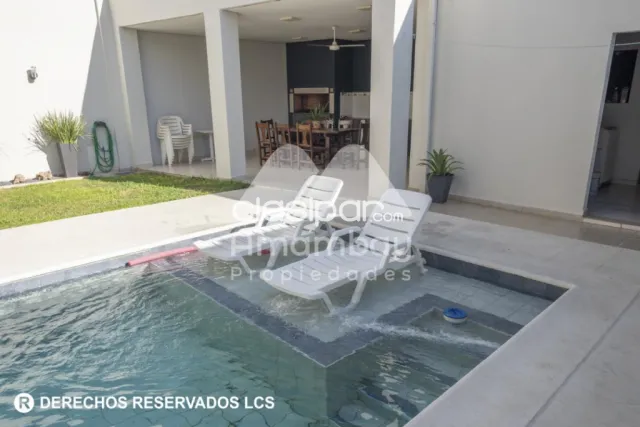 Casa con 4 dormitorios + quincho y piscina. Lambaré, zona avda. Del yacht, foto 5