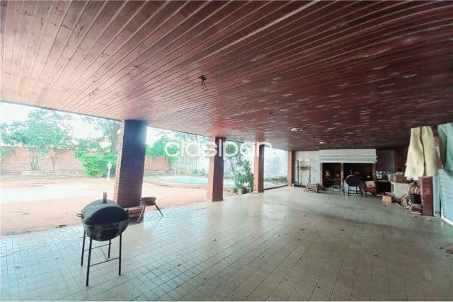 Terreno de 902 m2 en sajonia con 2 edificaciones a refaccionar o demoler y una casa, foto 1