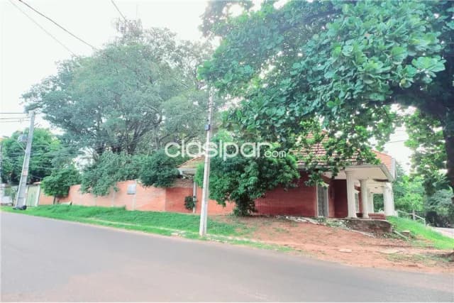 Terreno de 902 m2 en sajonia con 2 edificaciones a refaccionar o demoler y una casa, foto 4