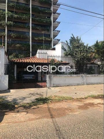 casa en barrio Mburucuyá