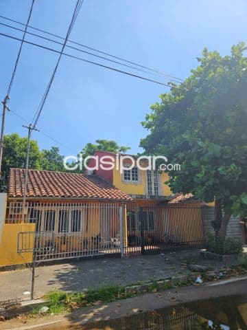 Duplex para remodelar o demoler en pleno barrio Campo Grande de Asuncion