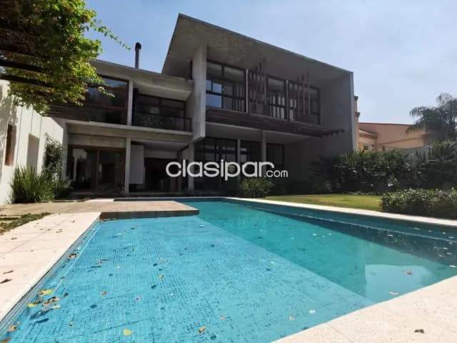 Los laureles: Distinguida mansión, 6 suites, amplios ambientes, escritorio, s. Juegos — foto 3