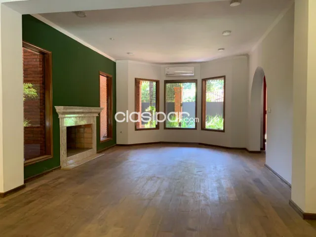 Los laureles: Elegante residencia, amplia recepción, escritorio, 4 dormit, buen jardín, foto 3