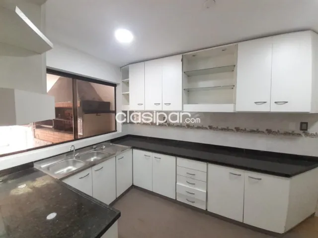 Imponente y amplia residencia barrio mburicao, foto 3