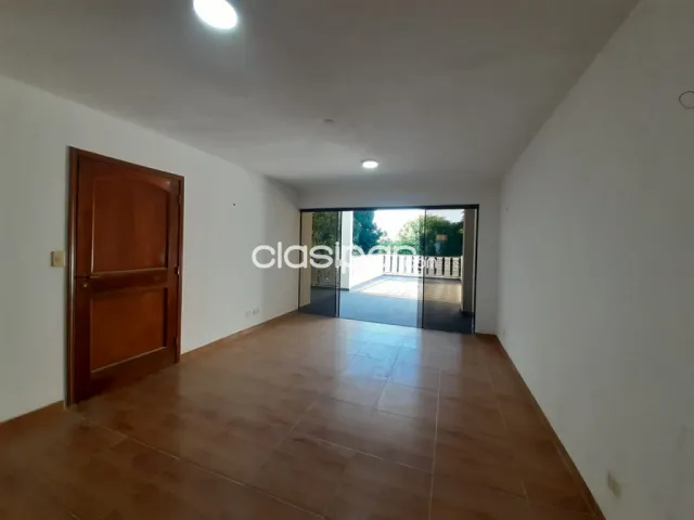 Imponente y amplia residencia barrio mburicao, foto 5