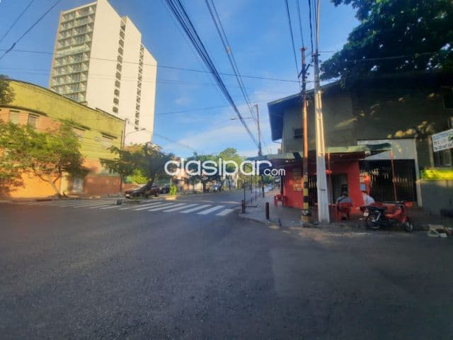 Propiedad comercial con salones y depto av. Rodriguez de francia