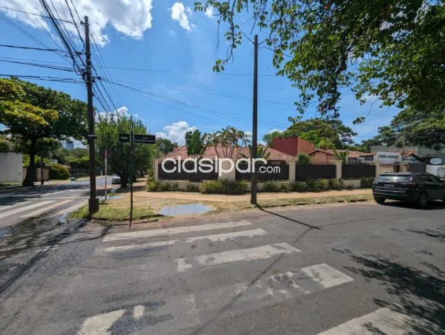 Villa Morra: Elegante ubicación: Residencia en esquina, planta baja, p/ uso comercial, foto 5