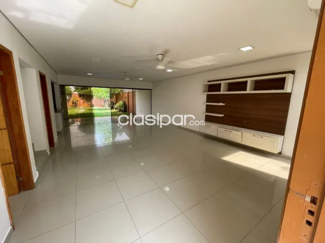Casa semi nueva de 3 dormitorios laurelty-Luque zona municipalidad de Luque, foto 4
