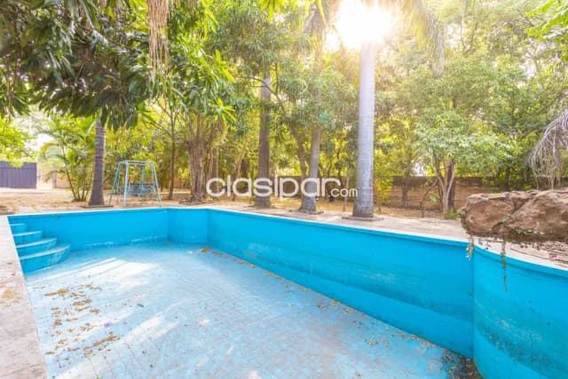 Amplio terreno con quincho y piscina, foto 5