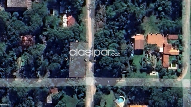 Terreno a 100 mtrs de la playa - aregua