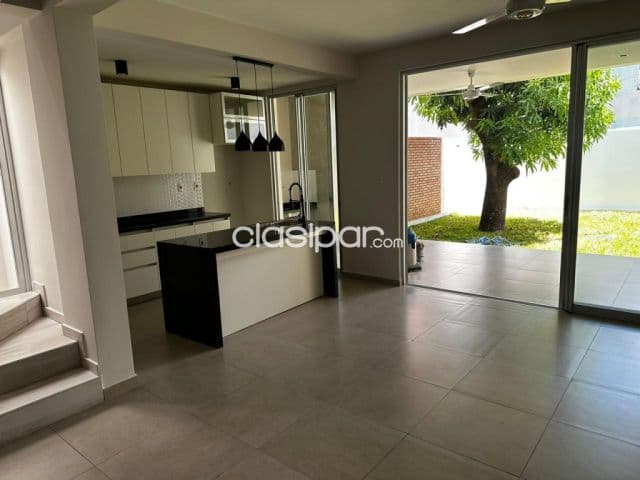 Duplex en Fdo. de la Mora Zona Norte — foto 1