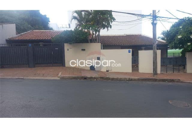 Terreno c/ 20 mtrs de frente a mtrs molas lopez c/2 duplex a demoler o refaccionar
