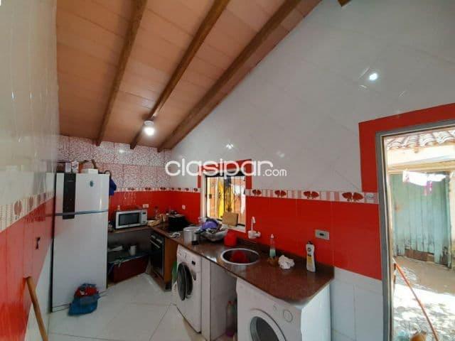 Casa en esquina en Luque barrio isla bogado, foto 1