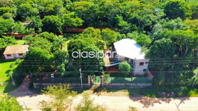 Quinta en San Bernardino en esquina al pie del cerro con piscina