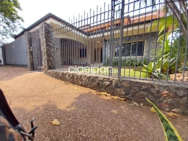 Amplia residencia en barrio mburicao — foto 5