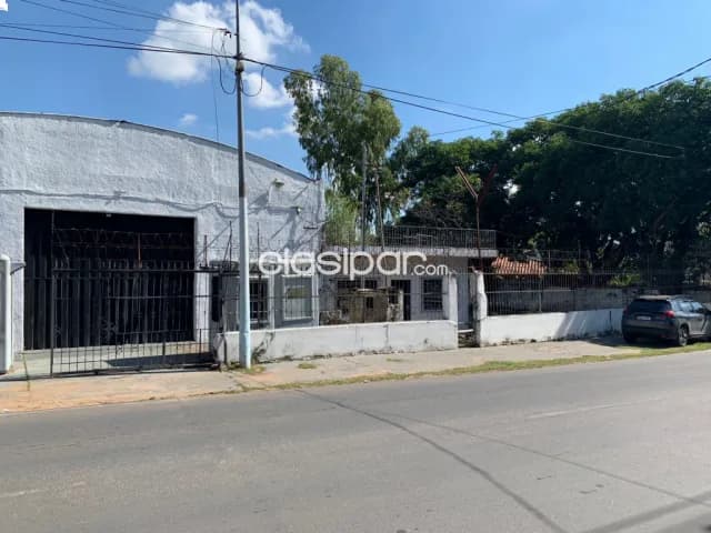 ✅ Espectacular propiedad en Luque a 250 mts del Bourbon ✅ — foto 2