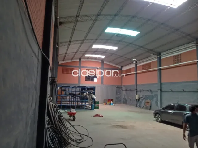 Acc sur, Ñemby: Impecable deposito + showroom, 744 m2, ofic, altura ideal, ubic cercana — foto 3