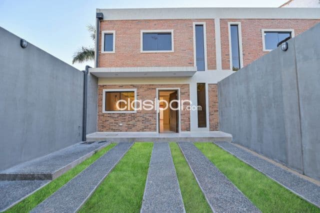 Lambaré camino al yacht: Elegante dúplex a estrenar, 3 dormit, hermoso jardín, 180 m2 — foto 1