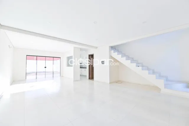 Lambaré camino al yacht: Elegante dúplex a estrenar, 3 dormit, hermoso jardín, 180 m2 — foto 4
