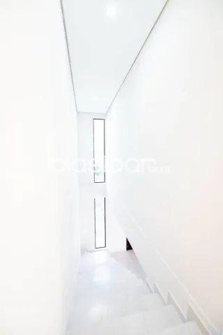 Lambaré camino al yacht: Elegante dúplex a estrenar, 3 dormit, hermoso jardín, 180 m2 — foto 5