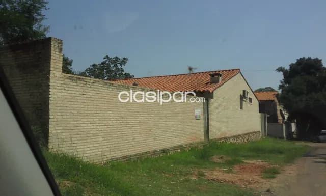 Lambaré prox. Cacique: Confortable residencia, 360 m2, 3 dormit, amplio jardín, foto 2