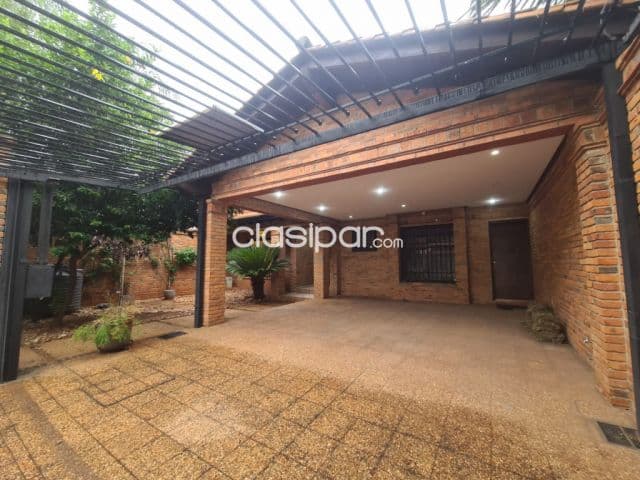 Bo Herrera san cristobal: Impecable residencia, elegantes ambientes, 3 dormit, jardín
