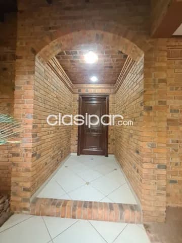 Bo Herrera san cristobal: Impecable residencia, elegantes ambientes, 3 dormit, jardín, foto 3