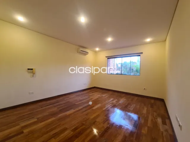 Bo Herrera san cristobal: Impecable residencia, elegantes ambientes, 3 dormit, jardín, foto 4
