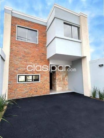 Dúplex a estrenar en Lambaré zona yacht cod 2854