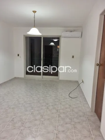 Departamento en condominio de dos habitaciones con cochera zona shopping Pinedo y U.N.A — foto 2
