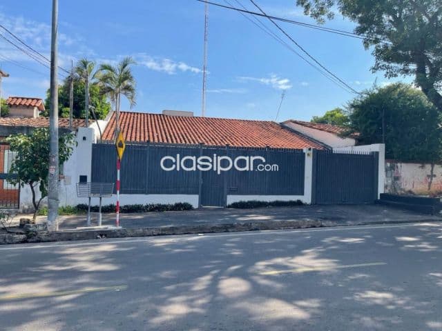 Prox. Bruno guggiari: 468 m2, amplia residencia, 5 dormitorios, quincho, piscina, garajes