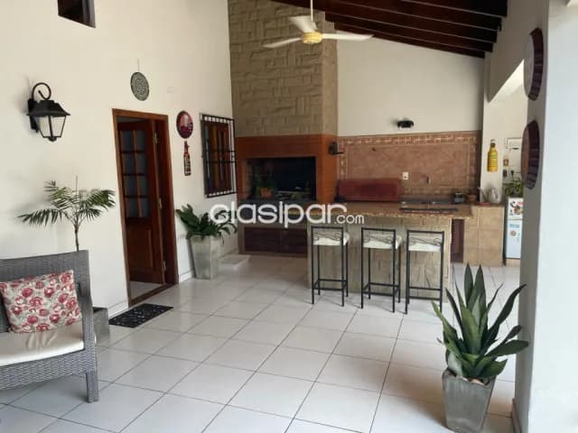 Prox. Bruno guggiari: 468 m2, amplia residencia, 5 dormitorios, quincho, piscina, garajes, foto 5