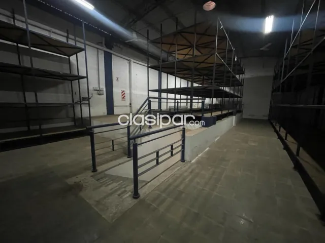 amplio Deposito en Asunción - Barrio Vista Alegre — foto 3