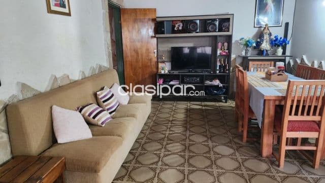 Casa de 360 m2 en Santa Rosa, Lambaré - CLHO5945076