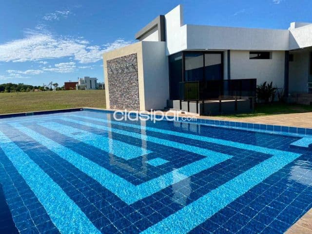 Hermosa residencia ubicada en el Club de Campo Residencial Agua Vista — foto principal