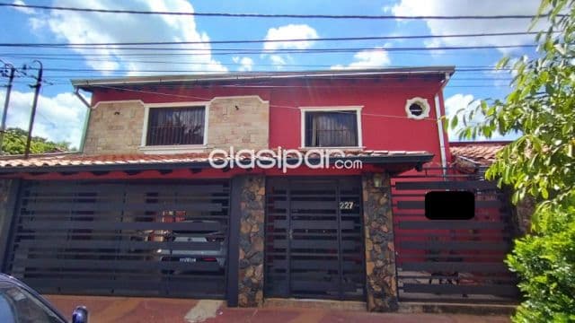 Casa en Luque barrio moracue cod 1218