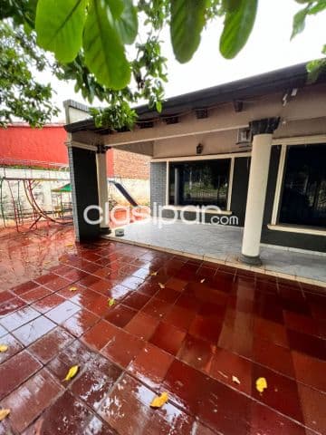 Remato hermosa casa en San Lorenzo a 1 cuadra de asfalto excelente ubicacion en esquina, foto 1