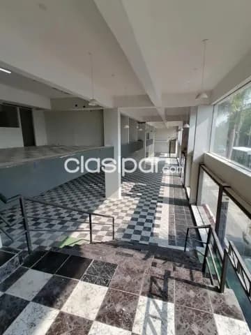 Avda. Sacramento: Importante local comercial, showroom, oficinas, 1200 m2, estacionamiento — foto 4