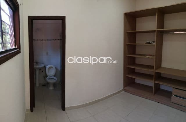 Duplex en barrio mburucuya