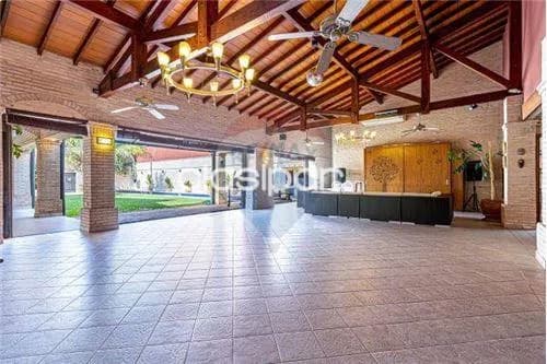 Amplia residencia en el barrio Jara!! — foto 3