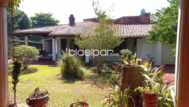 Casa en 4to. Barrio Luque, foto 2
